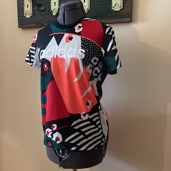 Adidas x Farm Rio Colourful Graphic T-Shirt Size Medium - Picture 5 of 16